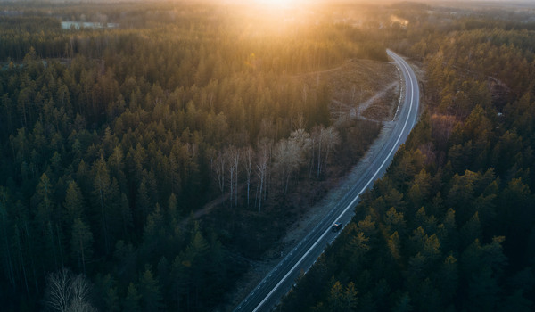 Regeringen föreslår klimatpremie för tunga och lätta elfordon